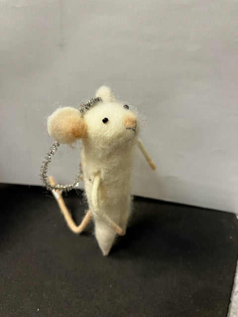 ANGELIC MOUSE ORNEMENT