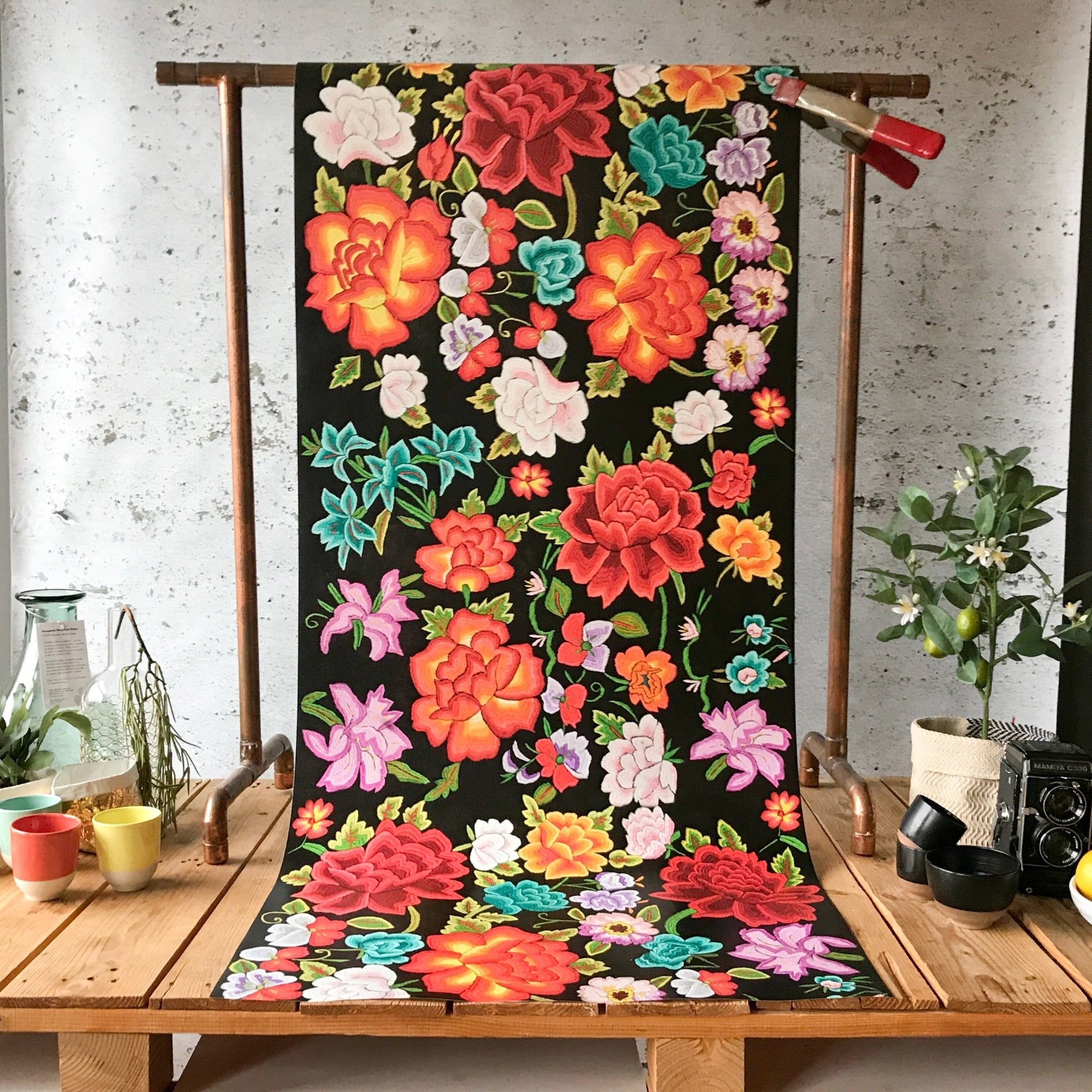 FLOWERS OF FRIDA WALLPAPER - PAPIER PEINT LES FLEURS DE FRIDA walldecor-wallmurals NumerArt