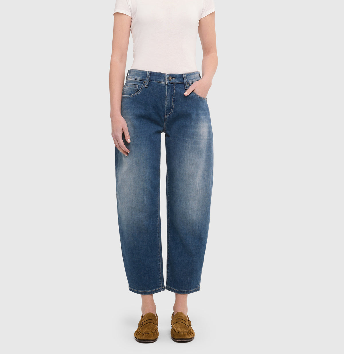 DANNI; Light Authentic Denim Woman MAC JEANS