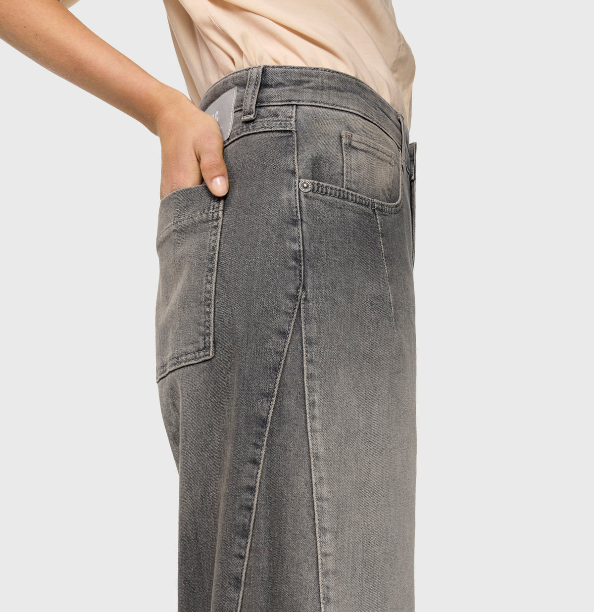 COLORADO Barrel; Auth. Comfort Vintage Denim Woman MAC JEANS