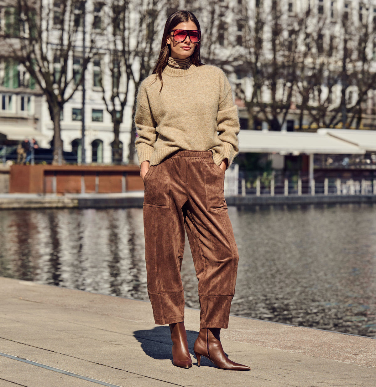 TILDA Worker; Velour Woman MAC JEANS Bison Brown 32