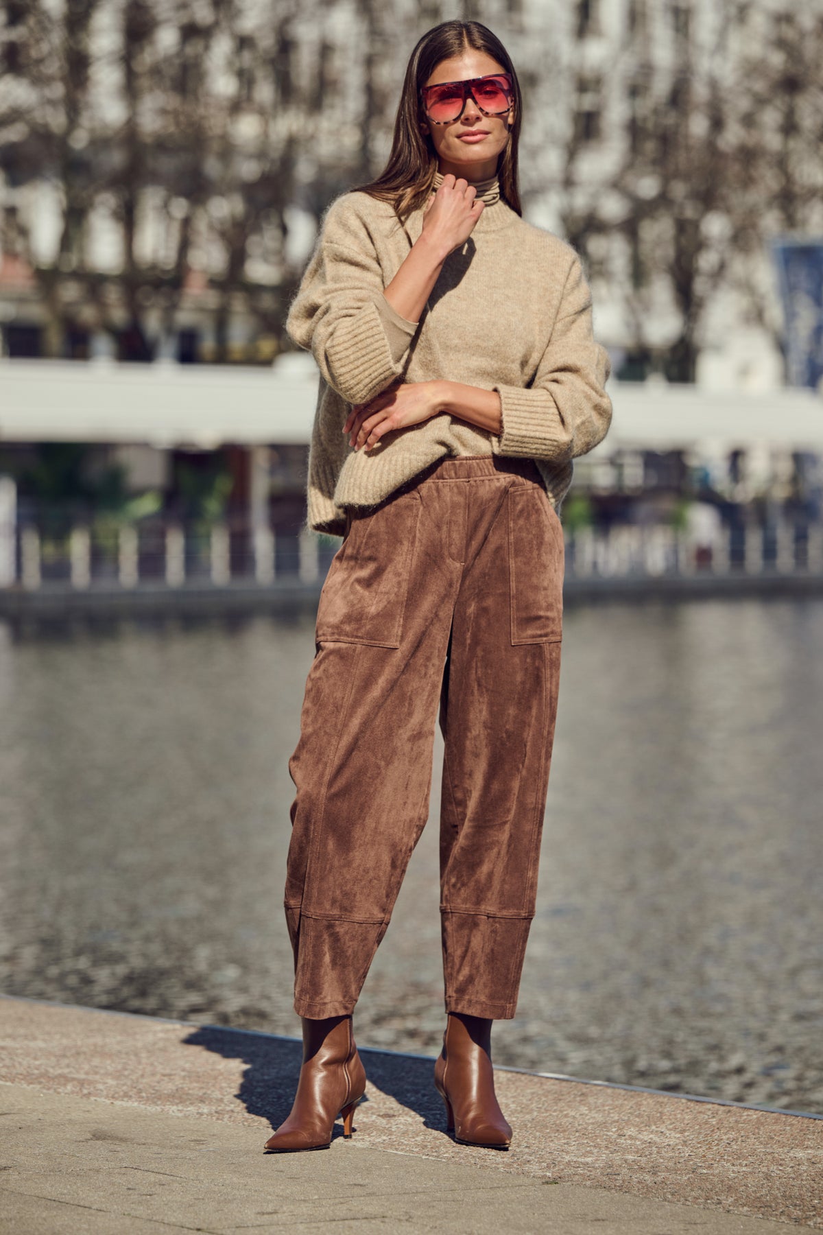 TILDA Worker; Velour Woman MAC JEANS