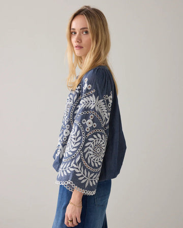 Chambray top with embroidery Blouse SUMMUM