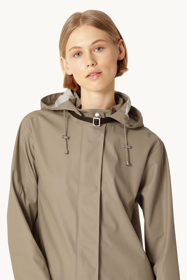 Light Raincoat Woman ILSE JACOBSEN Wheat 40