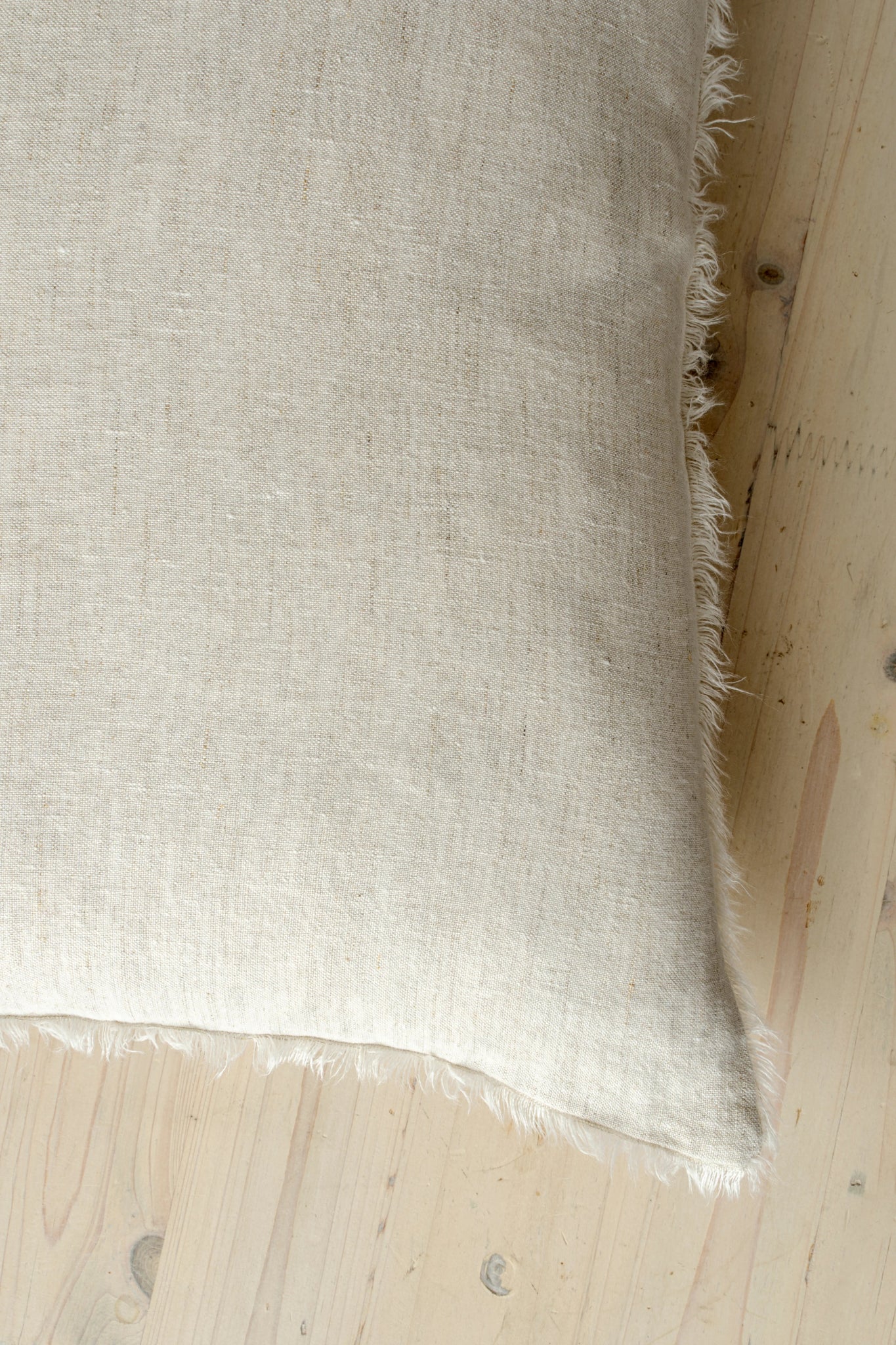 LINA LINEN PILLOW CHAMBRAY 14X31 Indaba trading co