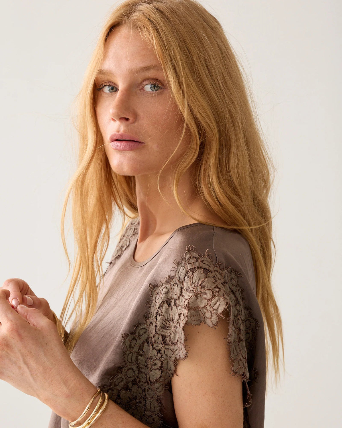 Sleeveless top with lace Woman SUMMUM