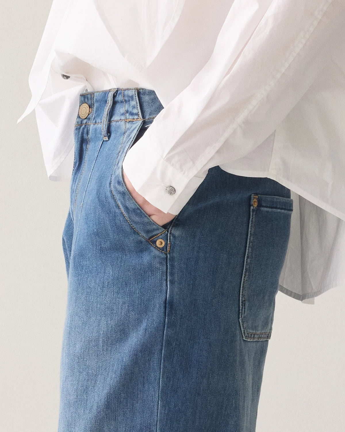 Tapered jeans with flap pockets Woman SUMMUM
