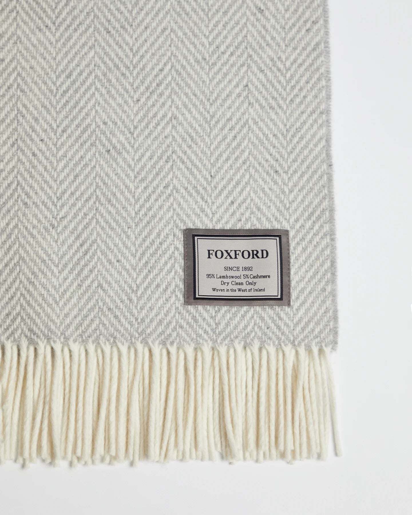 THROW CALRE ISLAND-4170/C3 living-homeaccents FOXFORD