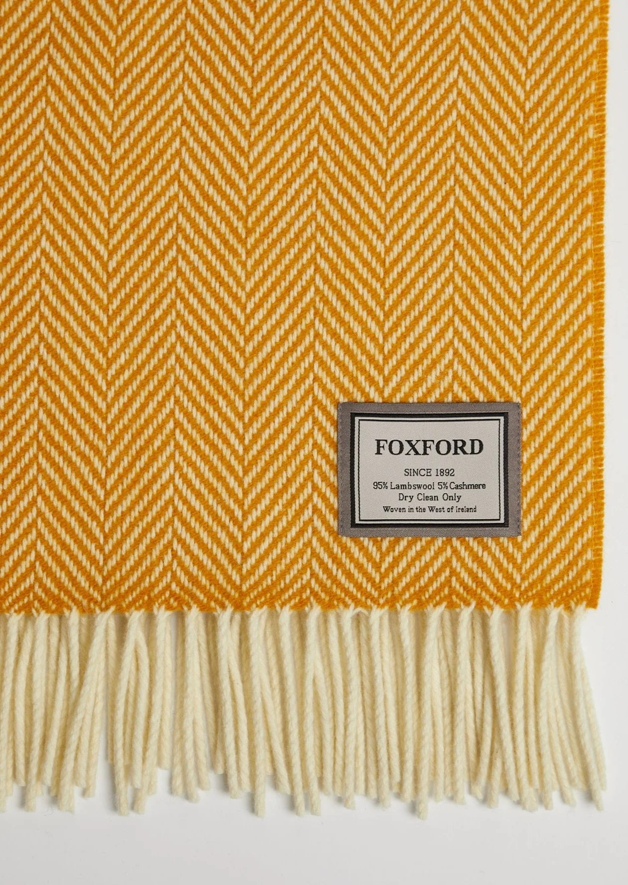 THROW INNISFREE WHITE-4170/K10 FOXFORD