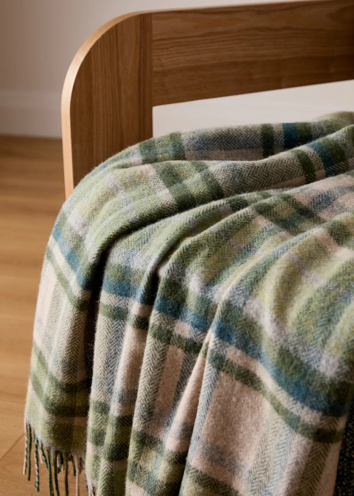 THROW SLIEVEBOY- 4416/A1 living-homeaccents FOXFORD