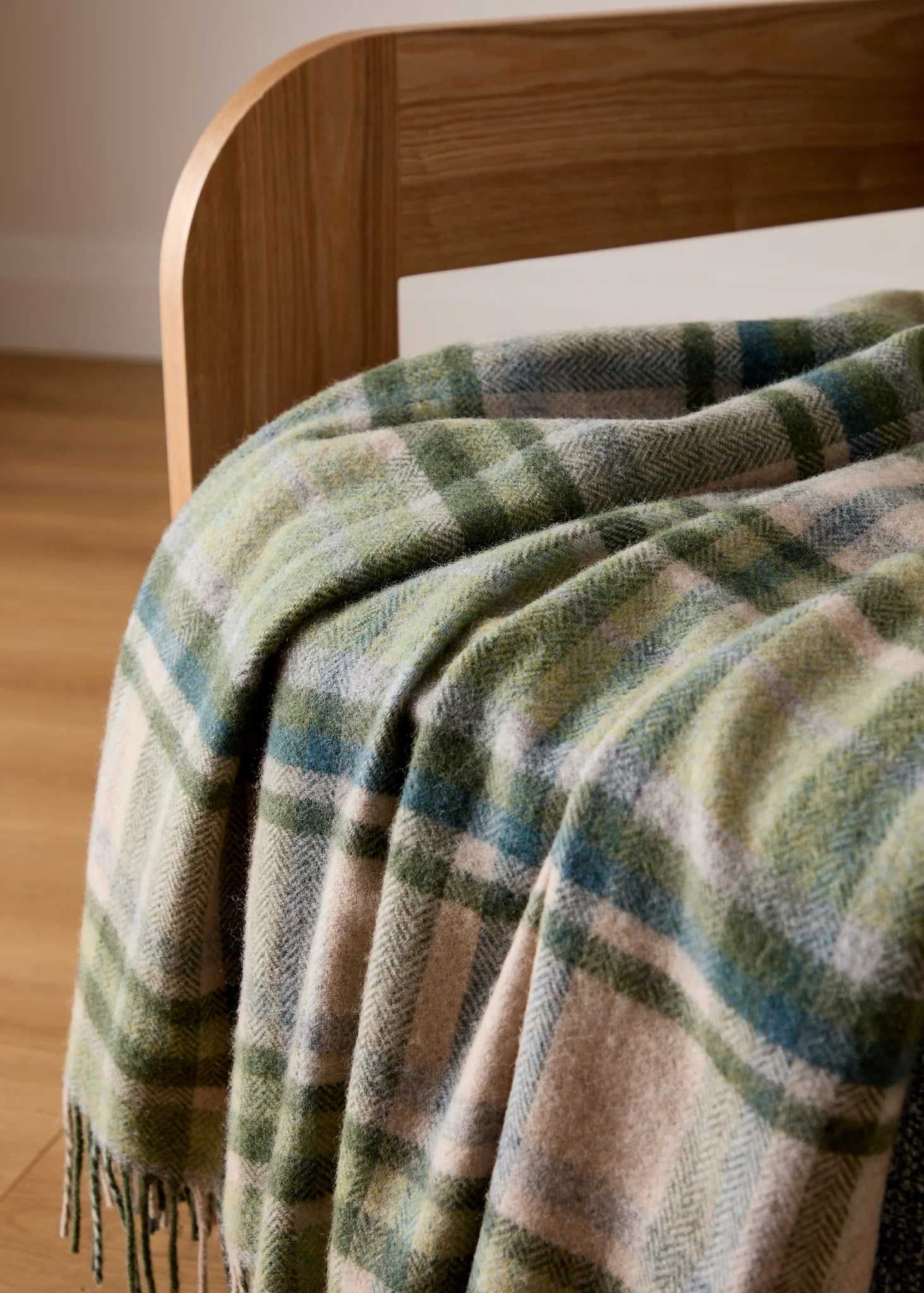 THROW SLIEVEBOY- 4416/A1 living-homeaccents FOXFORD