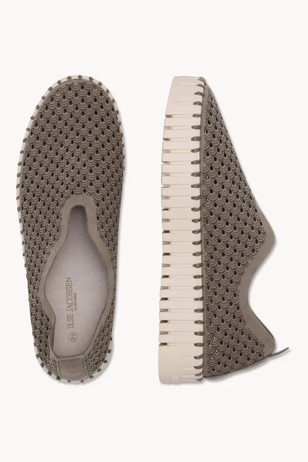 Tulip Slip-In On Plateau Sole Footwear ILSE JACOBSEN Falcon 38