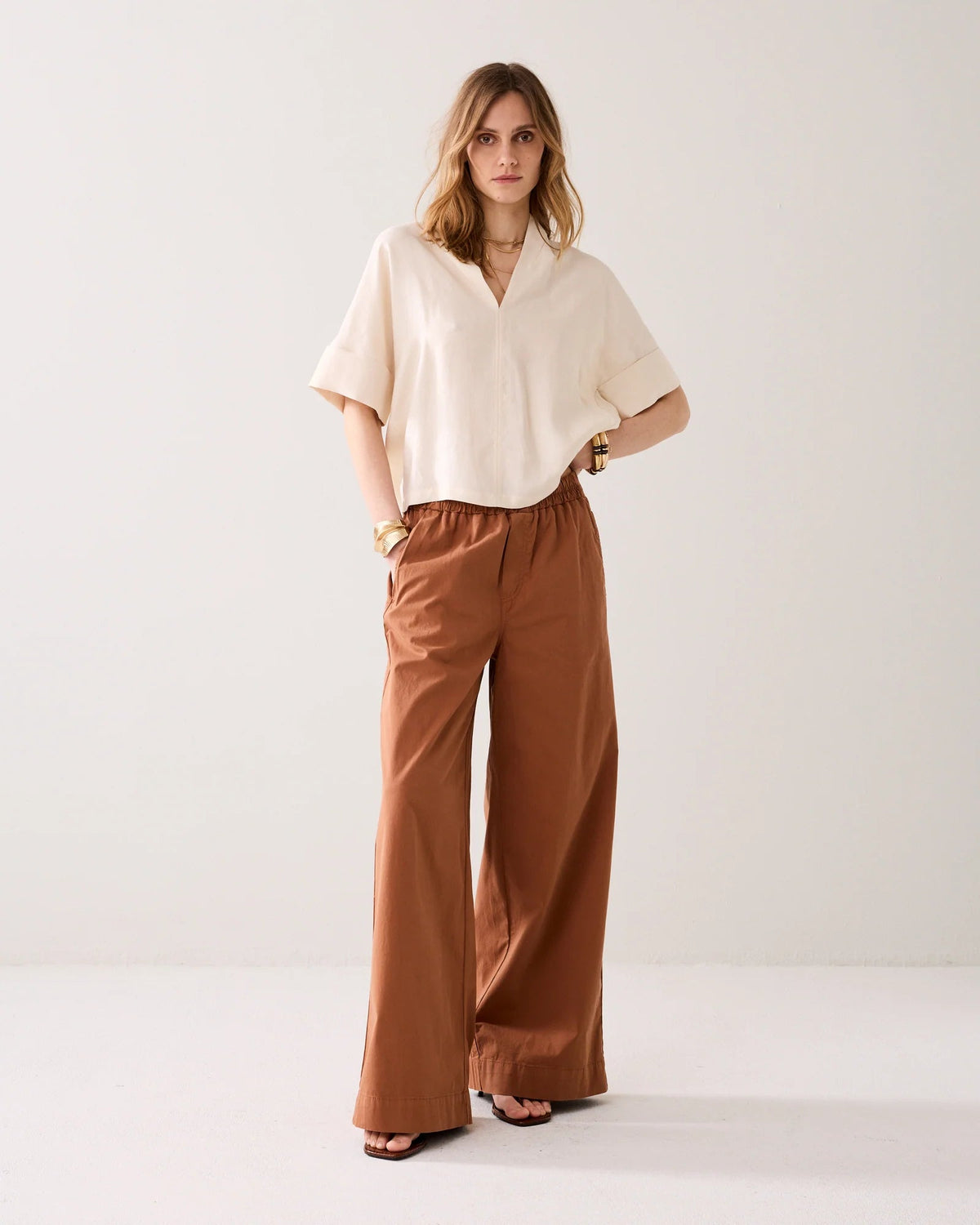 V-neck top in a linen blend Woman SUMMUM