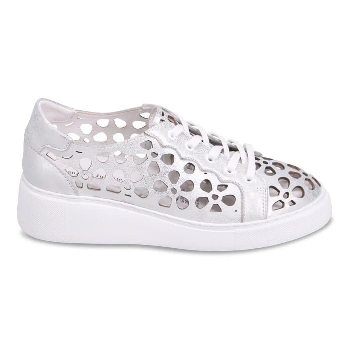 YARRY Footwear DJANGO & JULIETTE White & Silver Wash Leather 37