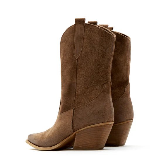 Zyla - Tan Suede shoes SISTER & SOEUR