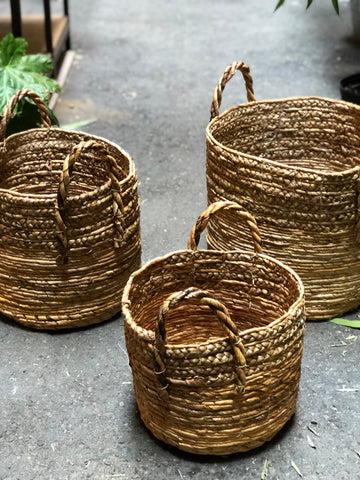 BANANA LEAVES BASKET WITH HANDLES living-decorative-object Mano Plata   