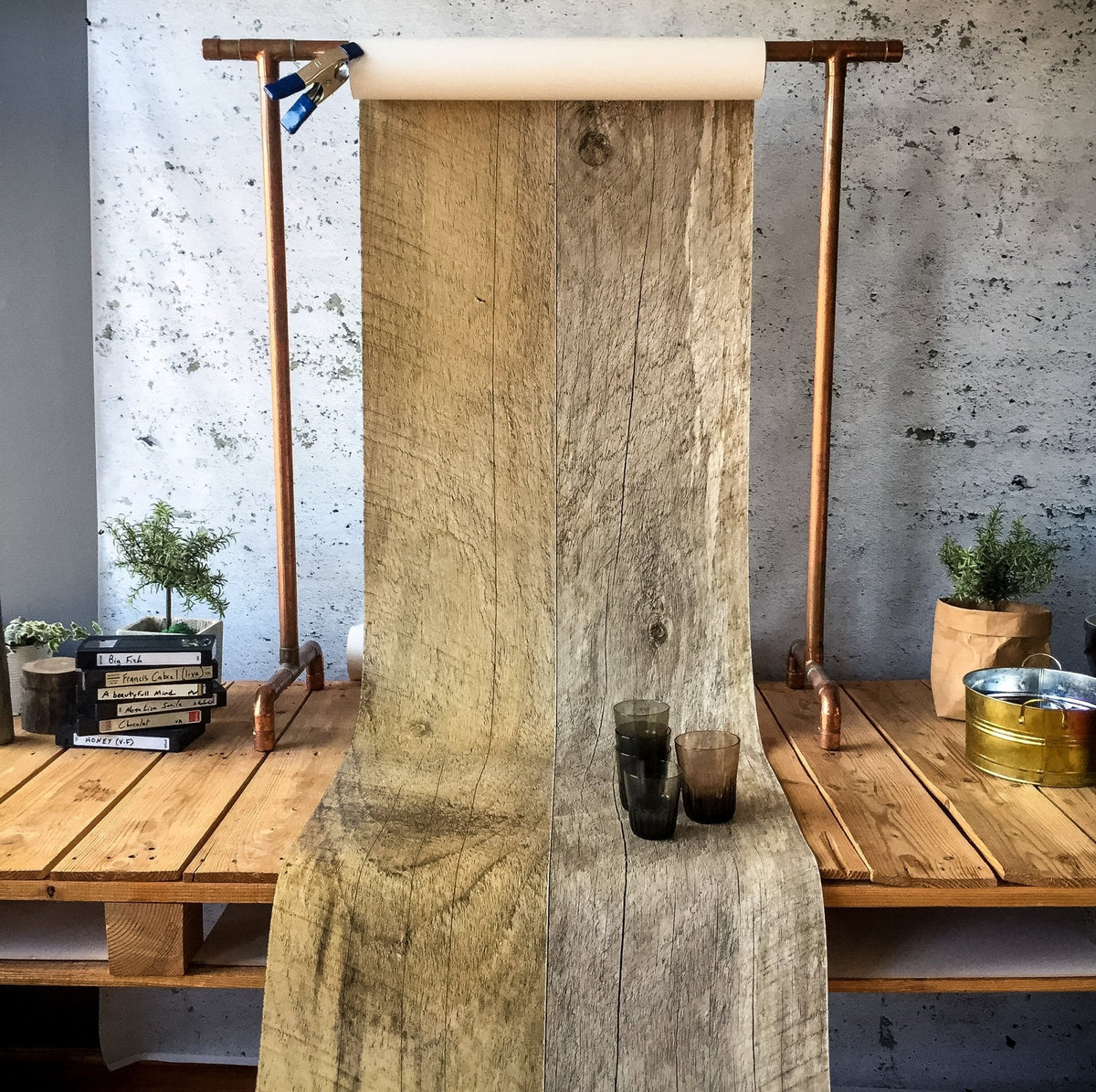 BARN WOOD WALLPAPER - PAPIER PEINT BOIS DE GRANGE walldecor-wallmurals WYNIL 2.2ft x 9ft pre-pasted wallpaper panel | Bande de 66cm x 274cm en pré-encollée Natural 