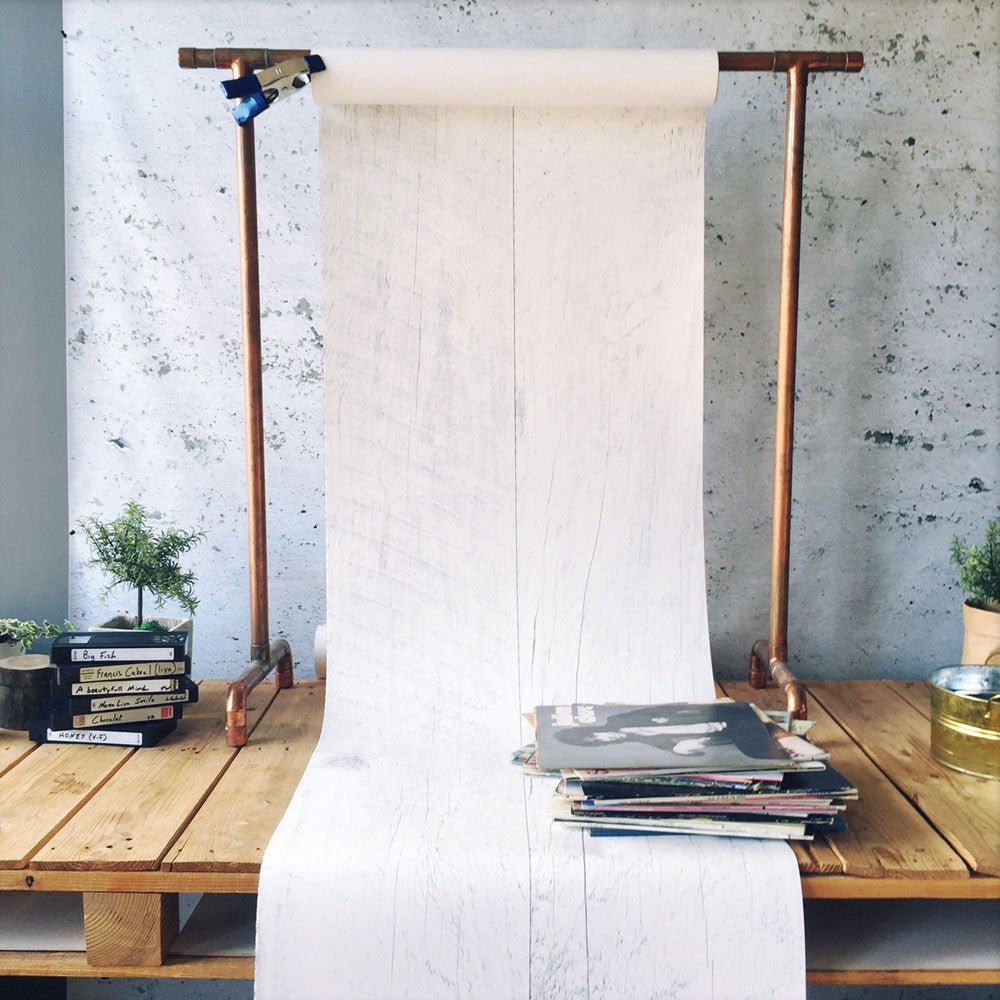 BARN WOOD WALLPAPER - PAPIER PEINT BOIS DE GRANGE walldecor-wallmurals WYNIL 2.2ft x 9ft pre-pasted wallpaper panel | Bande de 66cm x 274cm en pré-encollée White 