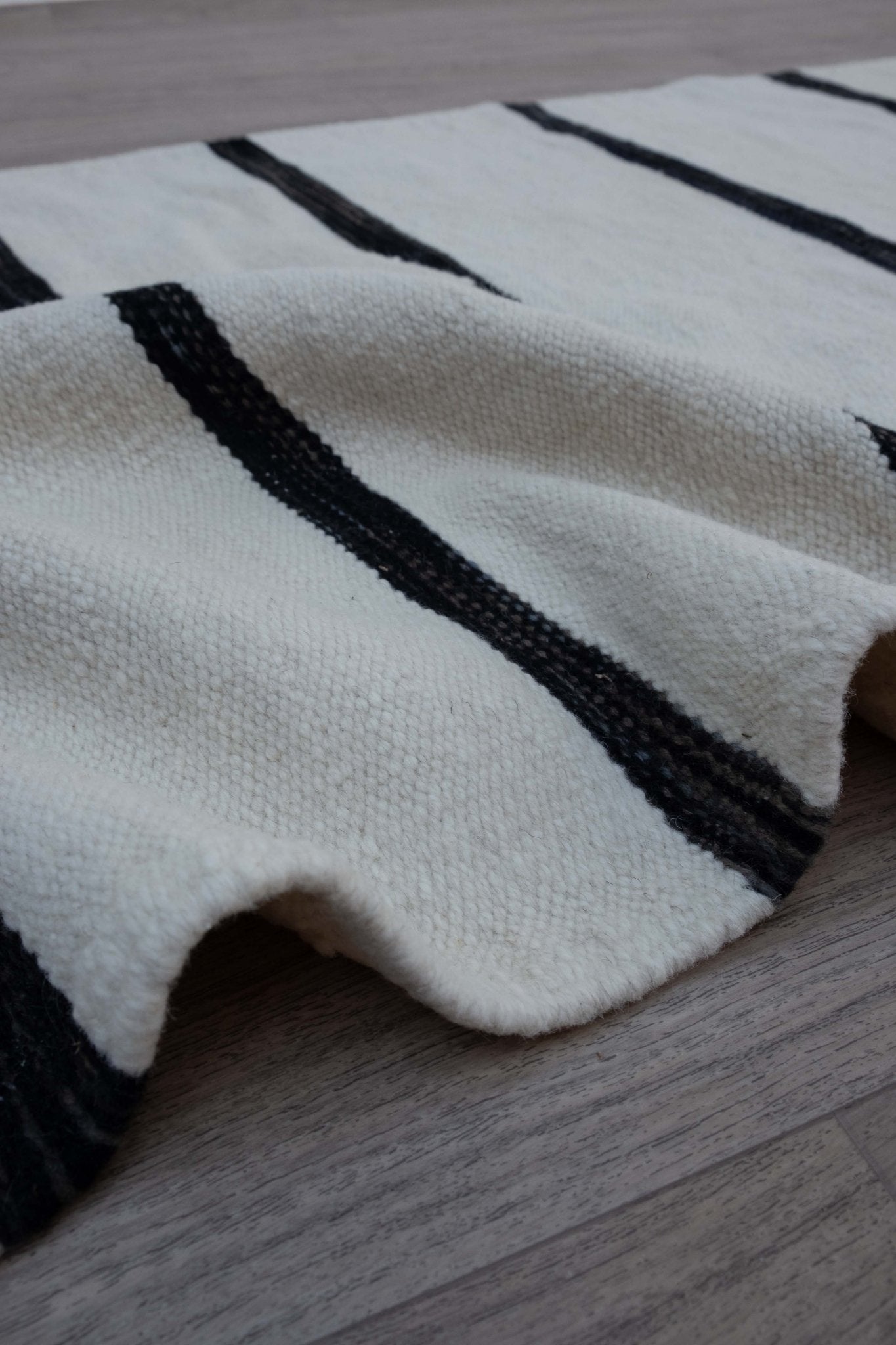 KILIM RUG - 3'1" X 8'1" - SG17 living-rug The Boho Lab   