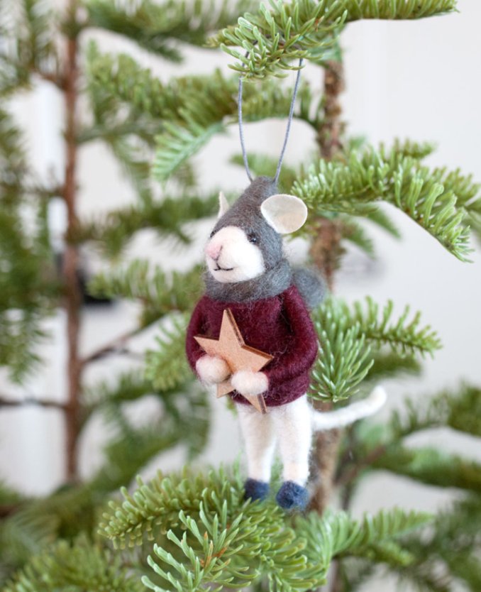 WOOL FELT ORNAMENT WITH WINTER HATS & ACCESSORY Gift Ideas Creative Coop BOURGOGNE  